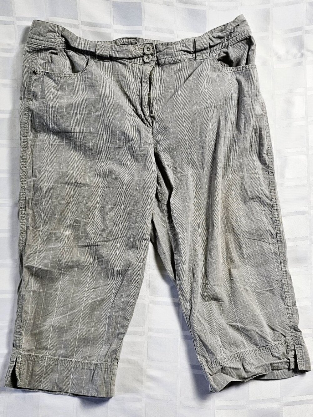 REITMANS WOMEN'S CAPRI PANTS SIZE 15 SUMMER WEAR GRAY FASHION STYLE PATTERN